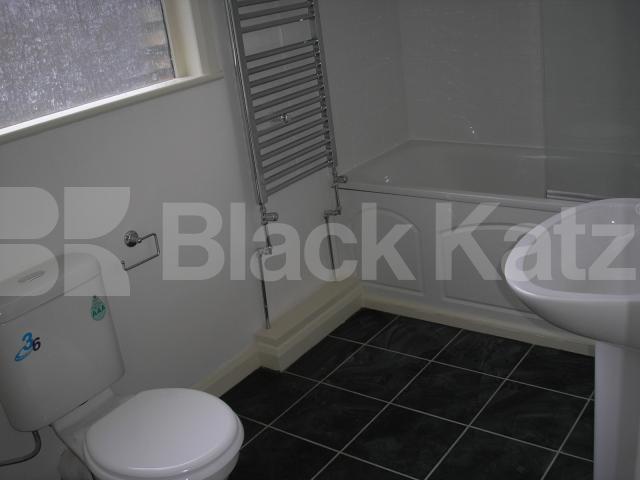 			4 Bedroom, 1 bath, 1 reception Flat			 Junction Road, ARCHWAY N19